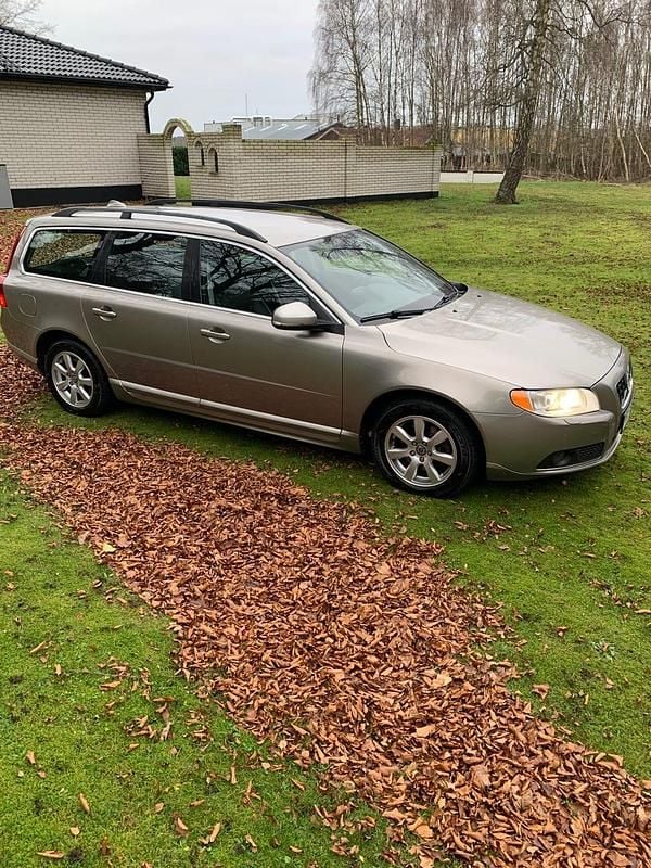 Begagnad 2012 Volvo V70 Momentum Kombi | 59 000 kr (Superpris) - Bild 1/4