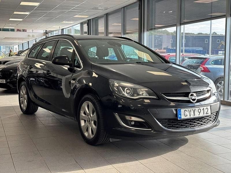 Svart Begagnad 2015 Opel Astra Kombi | 59 900 kr - Bild 1/3