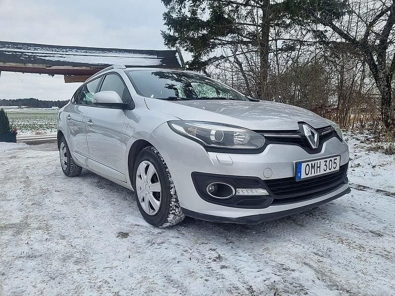 Begagnad Renault Mégane GrandTour 110 HK (80 kW) 2014 Silver Kombi
