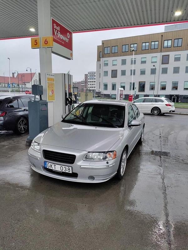 Begagnad 2008 Volvo S60 Summum Sedan | 53 000 kr (Marknadspris) - Bild 1/4