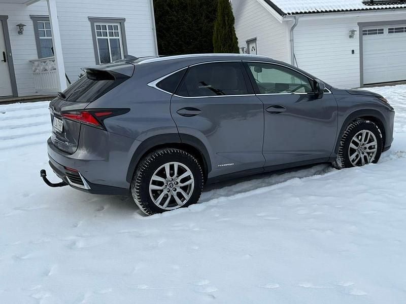 Begagnad Lexus NX300h Executive Line 197 HK (144 kW) 2020 SUV