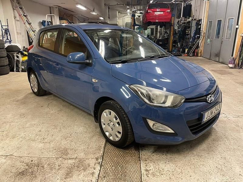 Begagnad 2015 Hyundai i20 Halvkombi | 60 000 kr (Bra pris) - Bild 1/4