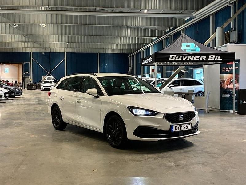Vit Begagnad 2020 Seat Leon Style Kombi | 177 900 kr (Lite dyr) - Bild 1/4