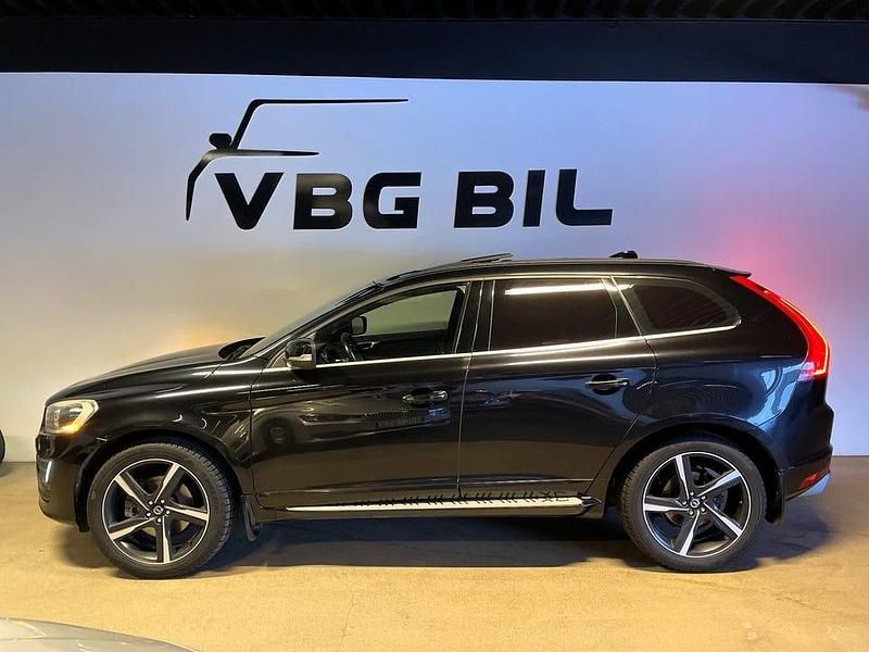 Begagnad Volvo XC60 R-Design 215 HK (158 kW) 2014 Svart SUV