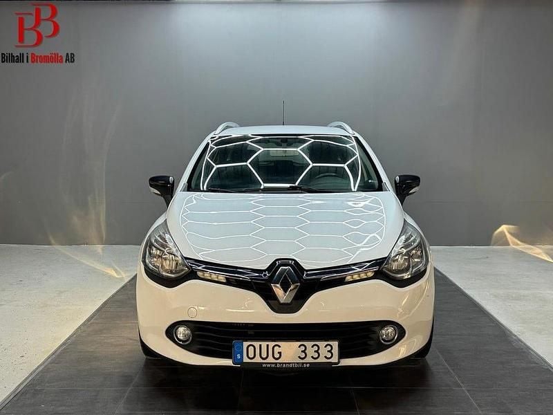 Vit Begagnad 2013 Renault Clio GrandTour Kombi | 54 900 kr (Bra pris) - Bild 1/4