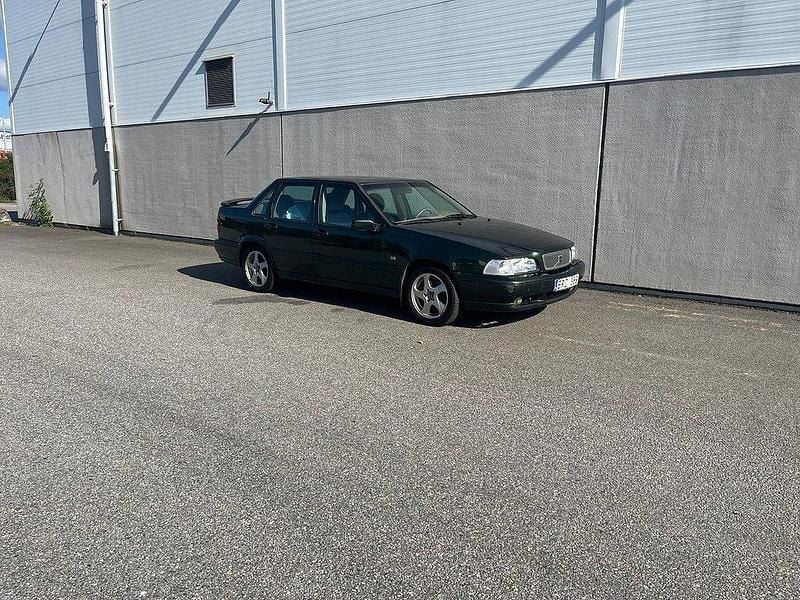 Mörkgrön Begagnad 1998 Volvo S70 Sedan | 17 900 kr (Marknadspris) - Bild 1/4