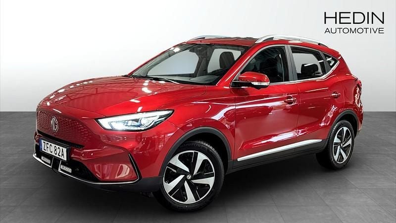 Röd (red) Begagnad 2022 MG ZS Luxury Sedan | 249 900 kr (Bra pris) - Bild 1/4