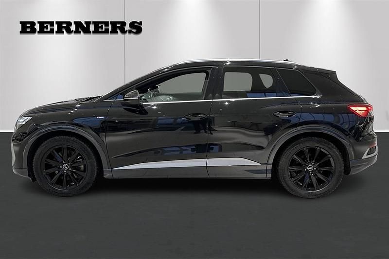 Begagnad Audi Q4 e-tron S-Line 219 kW (299 HK) 2023 Svart SUV