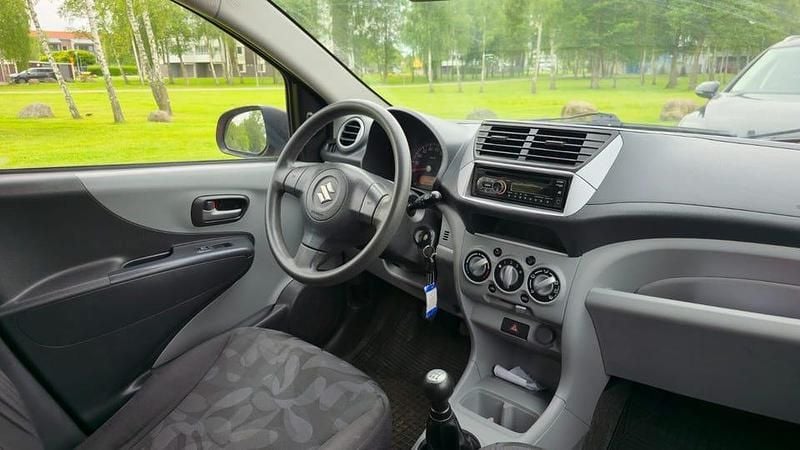 Begagnad Suzuki Alto 68 HK (50 kW) 2010 Halvkombi