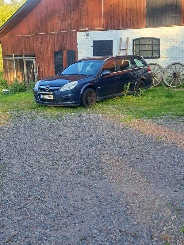 Blå Begagnad 2006 Opel Vectra Kombi | 6 000 kr (Superpris) - Bild 1/1