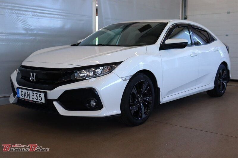 Vit Begagnad 2017 Honda Civic Elegance Halvkombi | 169 900 kr (Lite dyr) - Bild 1/4