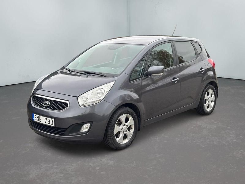 Mörkgrå (grå) Begagnad 2013 Kia Venga Comfort Halvkombi | 59 900 kr (Lite dyr) - Bild 1/4