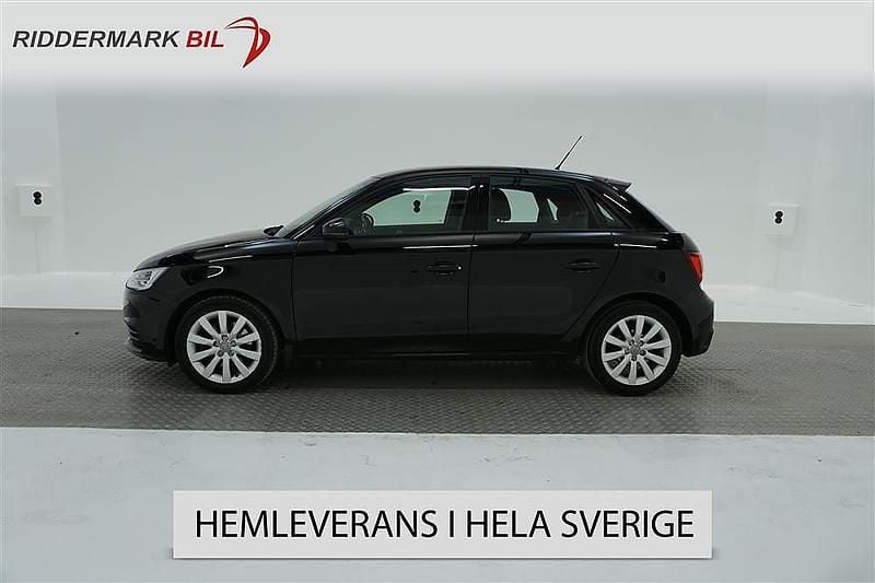 Svart Begagnad 2018 Audi A1 Sportback Proline Halvkombi | 159 800 kr (Marknadspris) - Bild 1/3