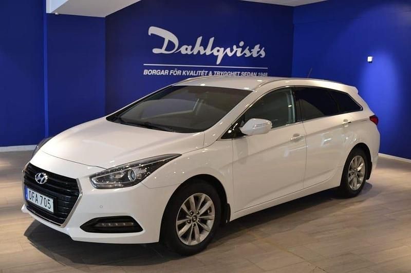 Vit Begagnad 2016 Hyundai i40 Active Kombi | 119 000 kr (Lite dyr) - Bild 1/3
