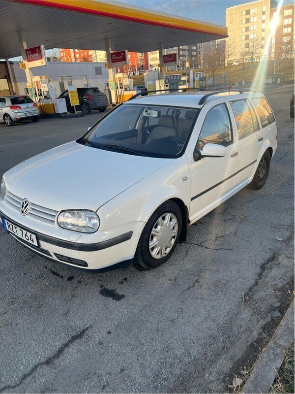 Vit Begagnad 2001 VW Golf IV Kombi | 12 000 kr (Marknadspris) - Bild 1/4