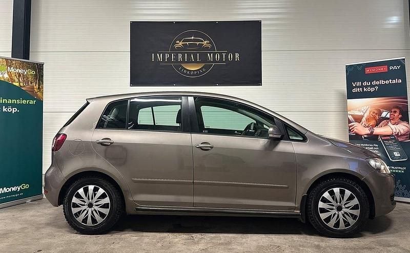 Brun Begagnad 2010 VW Golf Plus Cross Minibuss | 49 000 kr - Bild 1/4