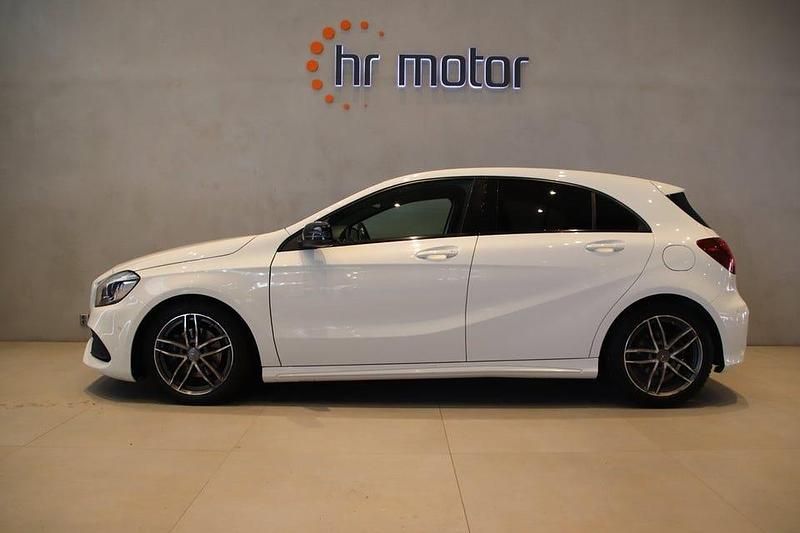 Begagnad Mercedes A180 AMG 122 HK (89 kW) 2016 Vit Halvkombi