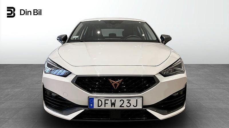 Begagnad Cupra Leon 150 HK (110 kW) 2023 Candy white Kombi