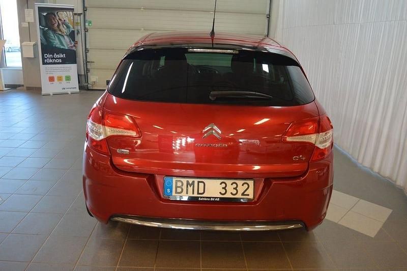 Begagnad Citroën C4 114 HK (83 kW) 2013 Röd Halvkombi