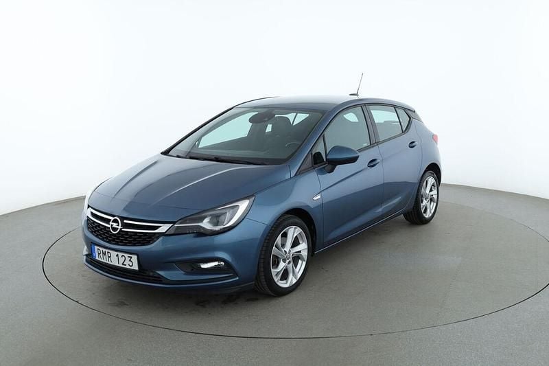 Blå Begagnad 2017 Opel Astra Dynamic Halvkombi | 116 000 kr (Lite dyr) - Bild 1/3