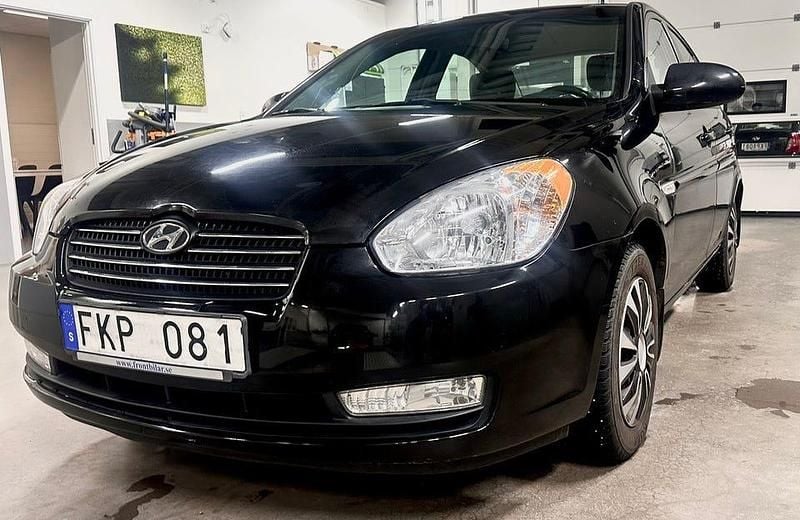 Begagnad Hyundai Accent 112 HK (82 kW) 2007 Svart Sedan
