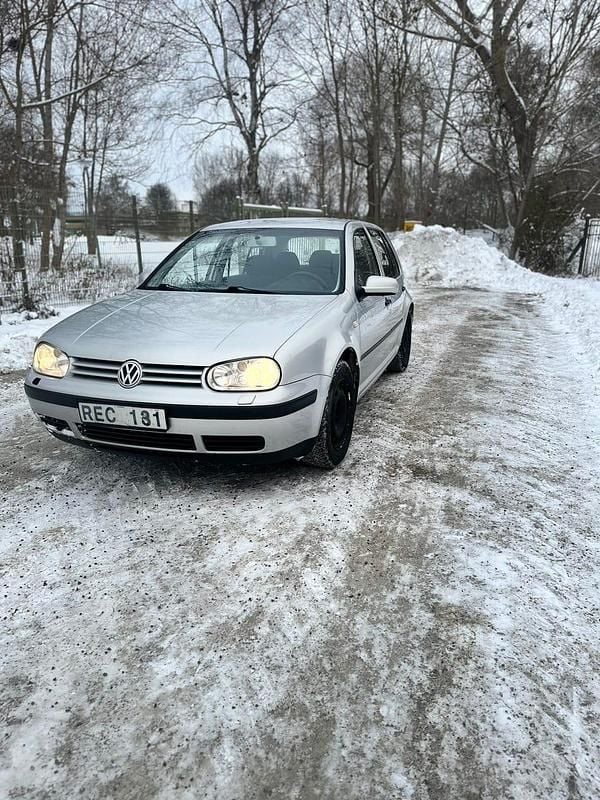 Begagnad 2000 VW Golf IV | 20 000 kr (Marknadspris) - Bild 1/4