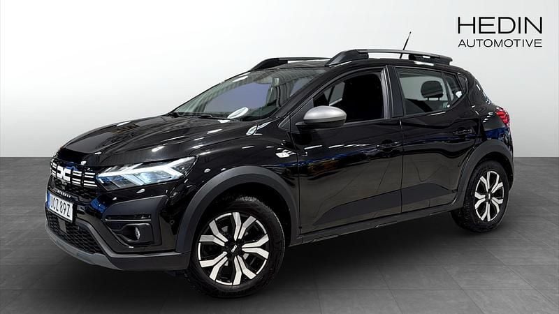 Begagnad Dacia Sandero Expression 91 HK (66 kW) 2022 Svart Halvkombi