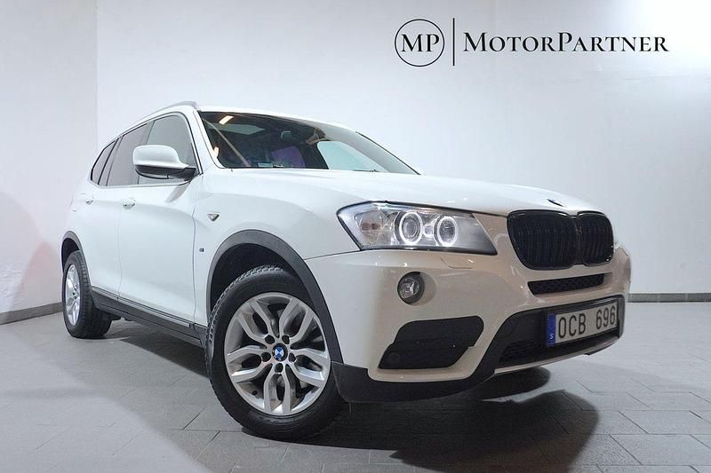 Vit Begagnad 2013 BMW X3 SUV | 139 900 kr (Marknadspris) - Bild 1/4