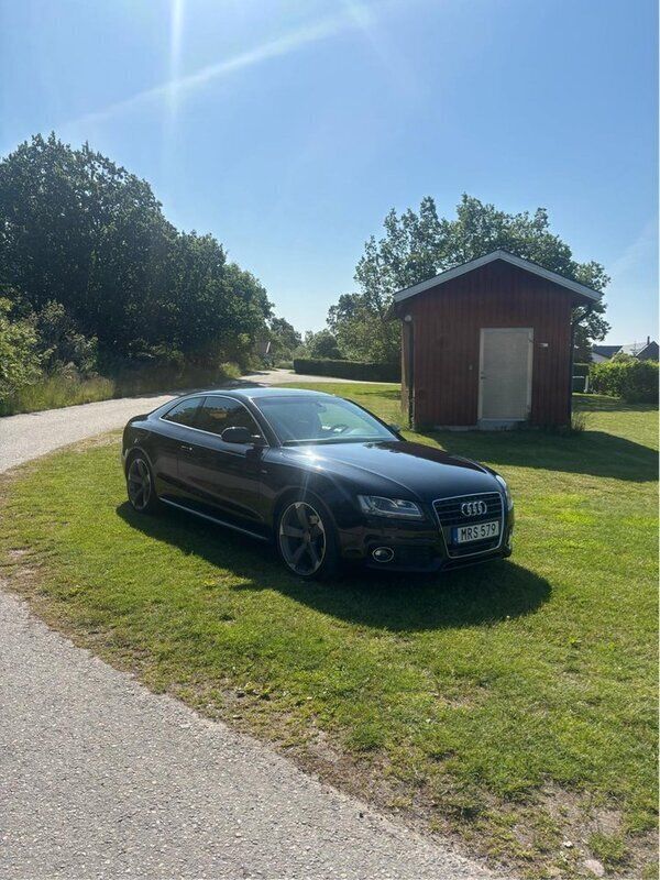 Svart Begagnad 2011 Audi A5 Comfort Sportkupé | 119 000 kr (Lite dyr) - Bild 1/4