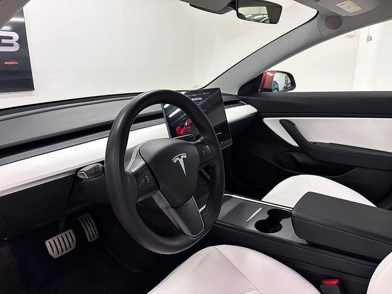 Begagnad Tesla Model 3 Long Range AWD 377 kW (513 HK) 2020 Röd Sedan