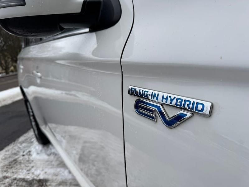 Begagnad Mitsubishi Outlander 203 HK (149 kW) 2014 SUV