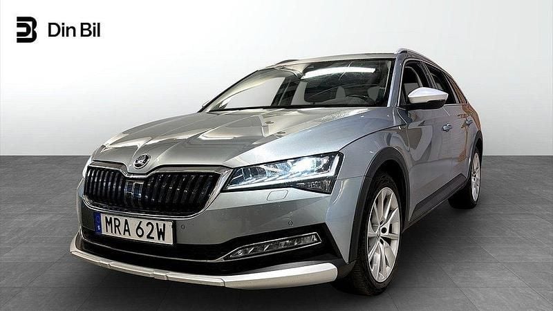 Grå (business grey metall) Begagnad 2019 Skoda Superb Kombi | 299 900 kr (Lite dyr) - Bild 1/4