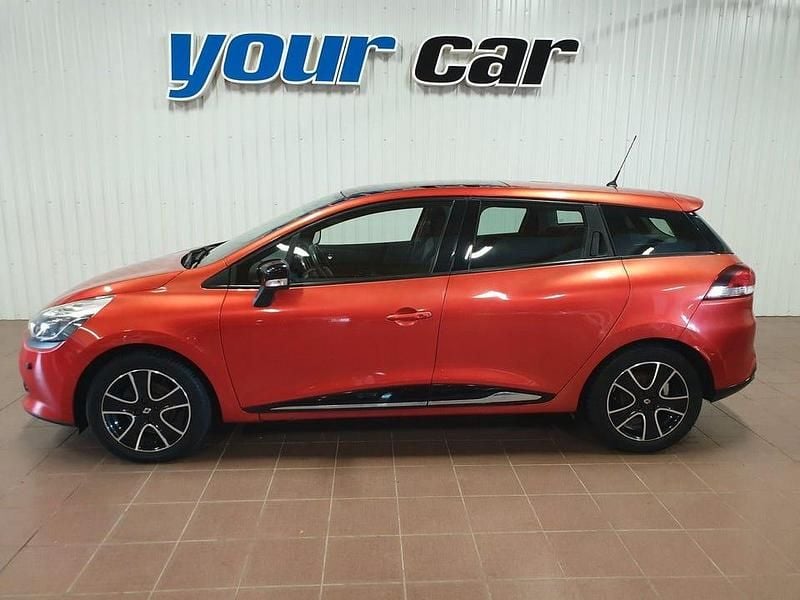 Rödmetallic Begagnad 2014 Renault Clio IV Kombi | 84 500 kr (Marknadspris) - Bild 1/4