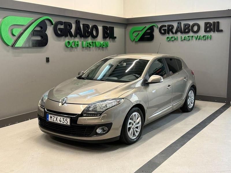 Brun Begagnad 2013 Renault Mégane III Halvkombi | 49 900 kr (Lite dyr) - Bild 1/4