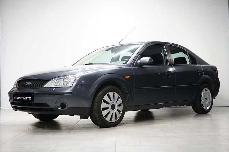Grå Begagnad 2002 Ford Mondeo S Halvkombi | 19 900 kr (Marknadspris) - Bild 1/4