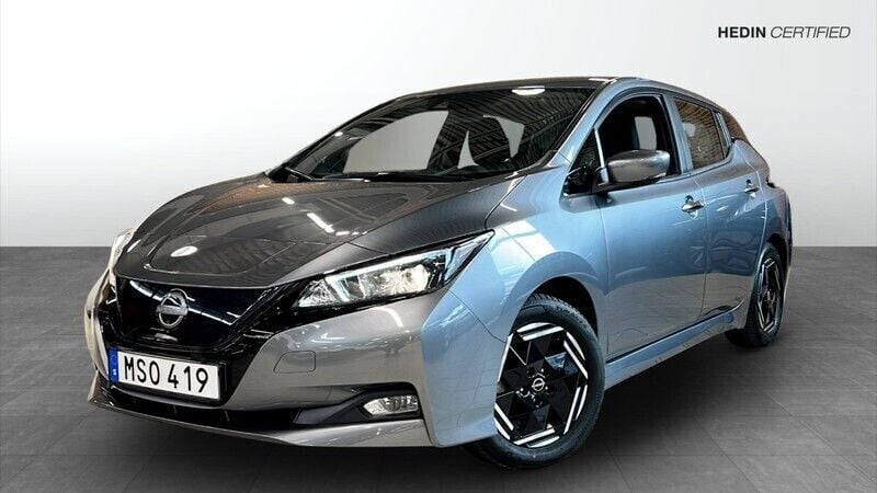 Grå (grey) Begagnad 2023 Nissan Leaf Acenta Halvkombi | 182 900 kr (Bra pris) - Bild 1/4