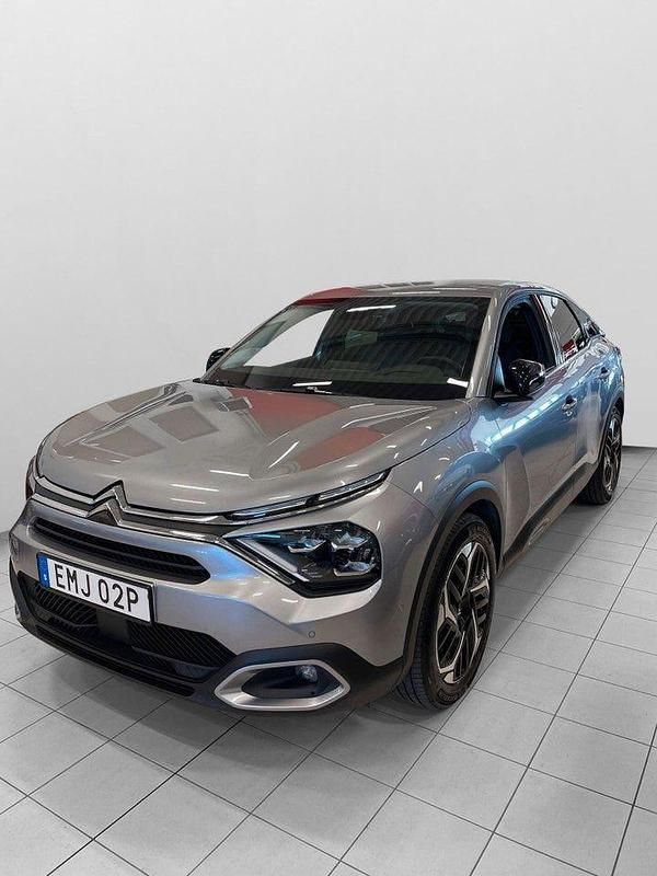 Grå Begagnad 2024 Citroën C4 Shine Halvkombi | 229 900 kr (Marknadspris) - Bild 1/4