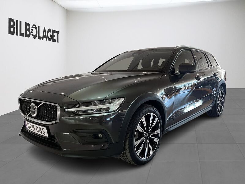 Begagnad 2023 Volvo V60 CC Kombi | 399 800 kr (Marknadspris) - Bild 1/4