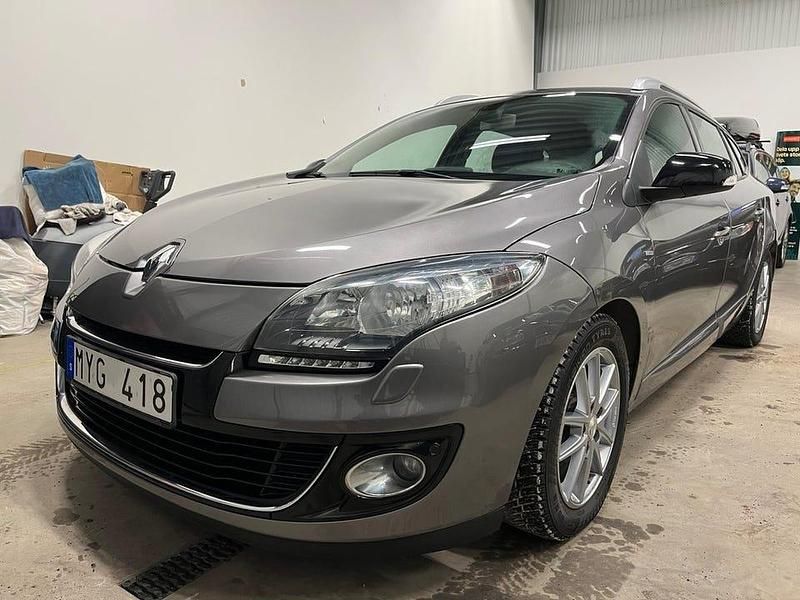 Begagnad Renault Mégane III Bose Edition 110 HK (80 kW) 2013 Grå metallic