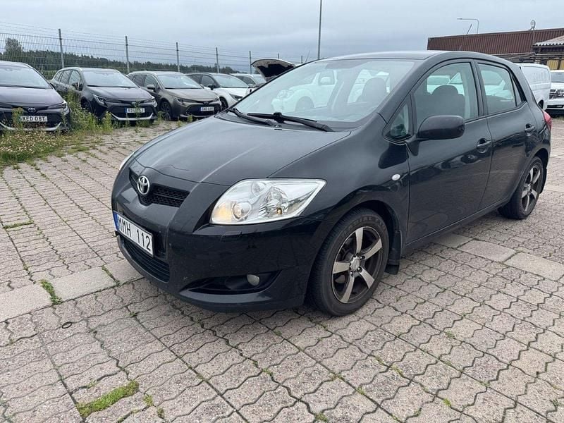 Svart Begagnad 2008 Toyota Auris Halvkombi | 39 900 kr (Marknadspris) - Bild 1/4
