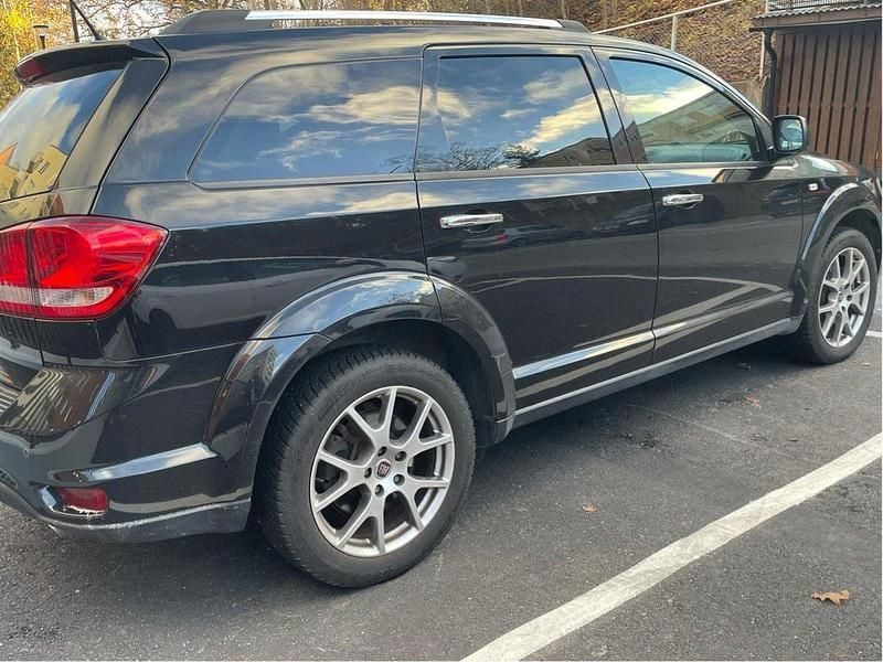 Svart Begagnad 2015 Fiat Freemont Sport SUV | 114 900 kr (Marknadspris) - Bild 1/4