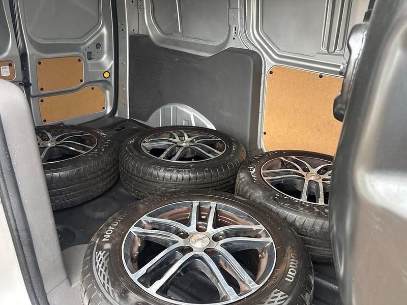 Begagnad Ford Transit Connect 101 HK (74 kW) 2021 Grå Minibuss