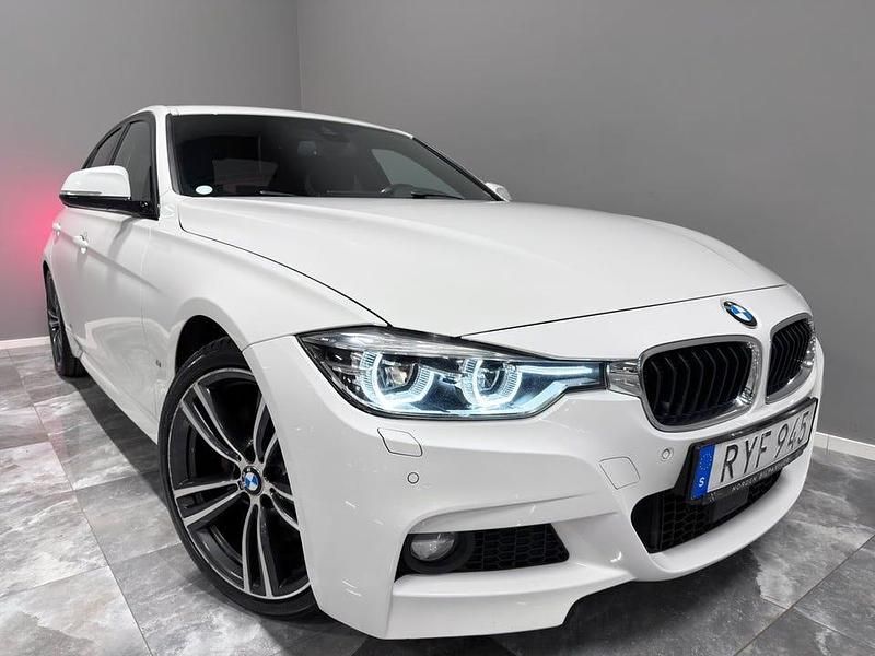 Begagnad BMW 330 M Sport 252 HK (185 kW) 2017 Vit
