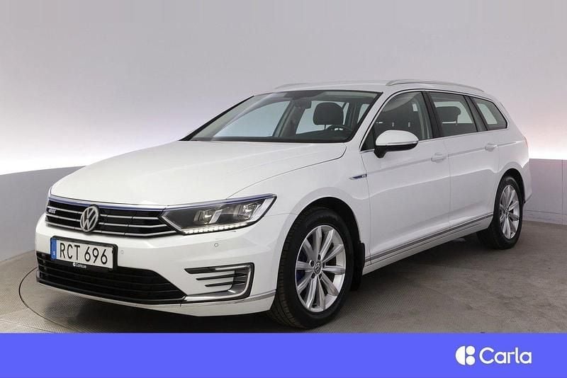 Vit Begagnad 2018 VW Passat GTE Kombi | 204 900 kr (Marknadspris) - Bild 1/4