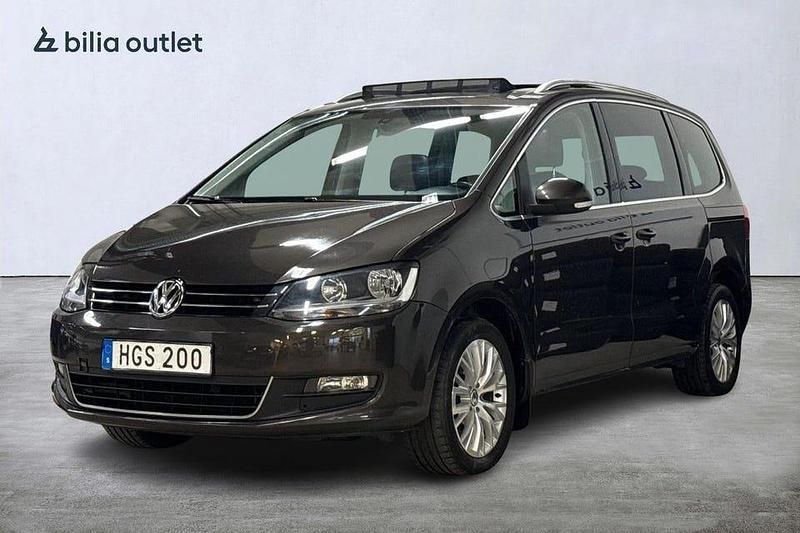 Mörkbrun Begagnad 2014 VW Sharan Minibuss | 134 900 kr (Marknadspris) - Bild 1/3