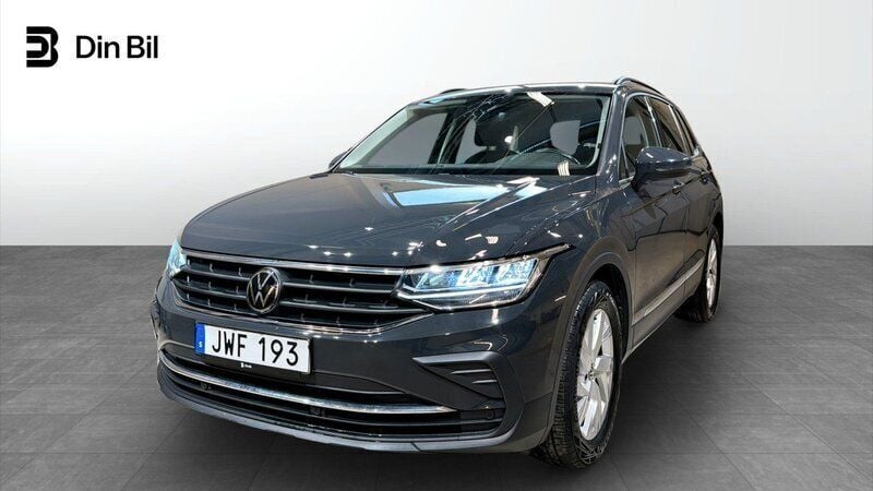 Grå Begagnad 2021 VW Tiguan SUV | 289 900 kr (Marknadspris) - Bild 1/4