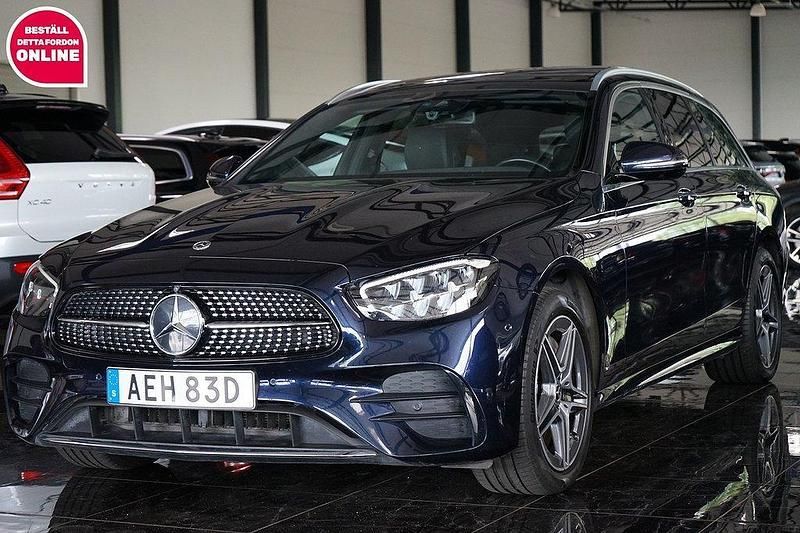 Mörkblå Begagnad 2022 Mercedes E300 AMG Kombi | 464 500 kr (Marknadspris) - Bild 1/4
