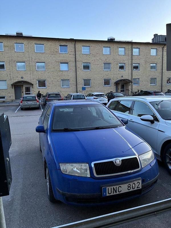 Blå Begagnad 2004 Skoda Fabia Halvkombi | 9 500 kr (Superpris) - Bild 1/4
