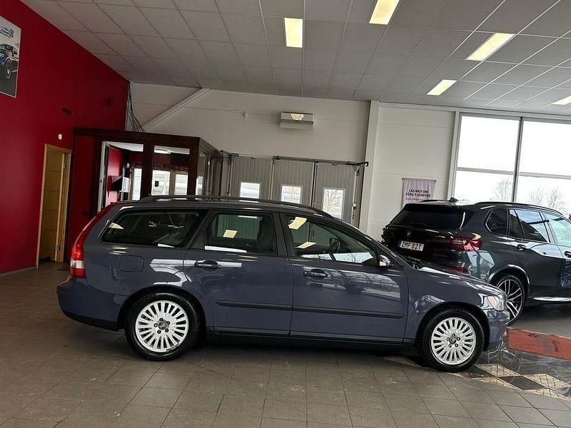 Begagnad Volvo V50 170 HK (125 kW) 2004 Lila Kombi