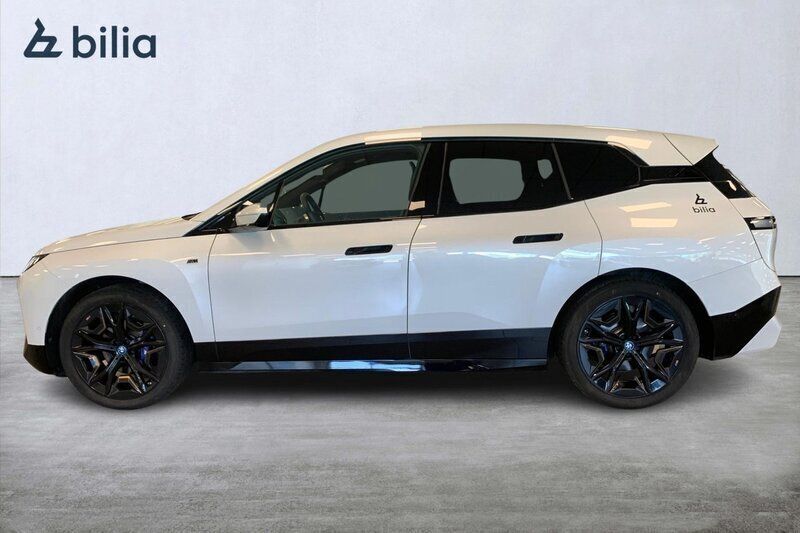Begagnad BMW iX Exclusive 455 kW (619 HK) 2023 Vit SUV